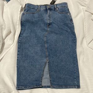 NWT- Banana Republic - 4 or 6